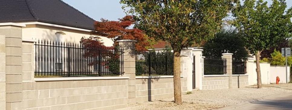 Clture en agglos poteaux en bton maonnerie troyes aube